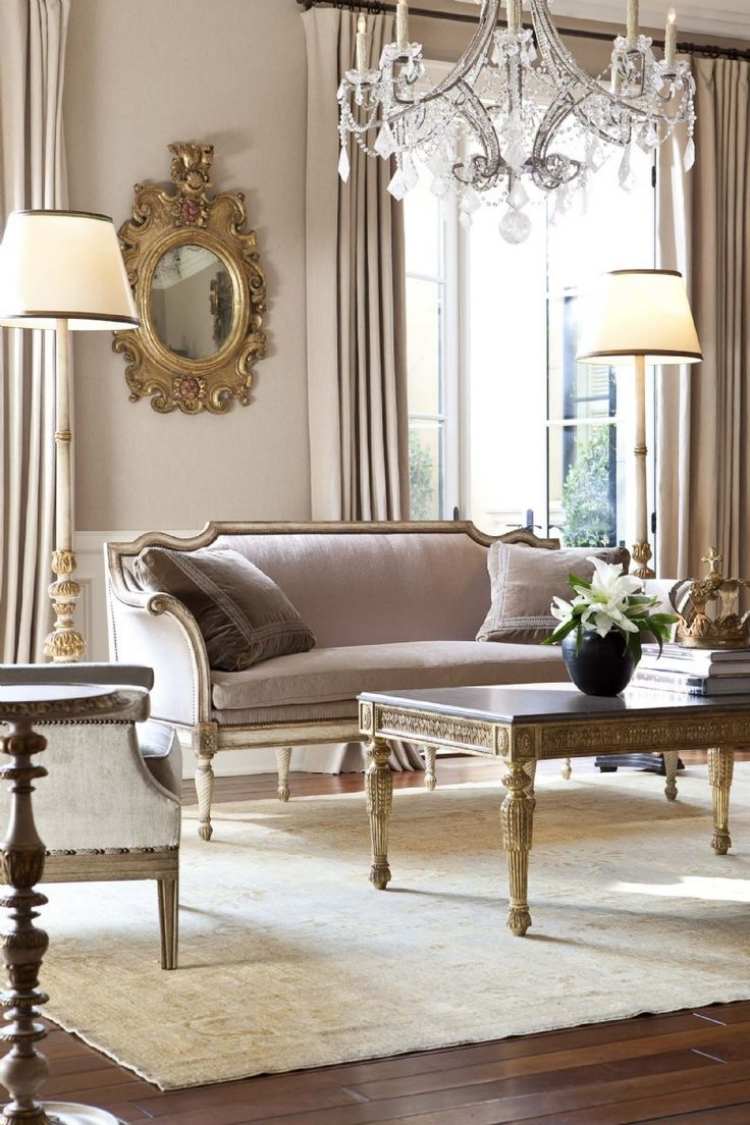 barock-möbler-modern-vit-pastellfärgad-kristall-ljuskrona-spegel-bord