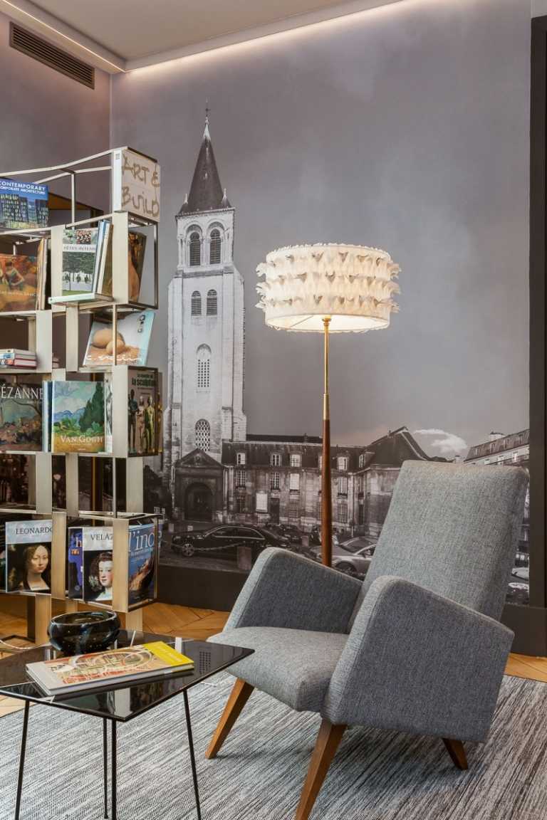 barock-möter-modern-paris-läsning-hörn-foto-tapet-bokhylla-vertikal