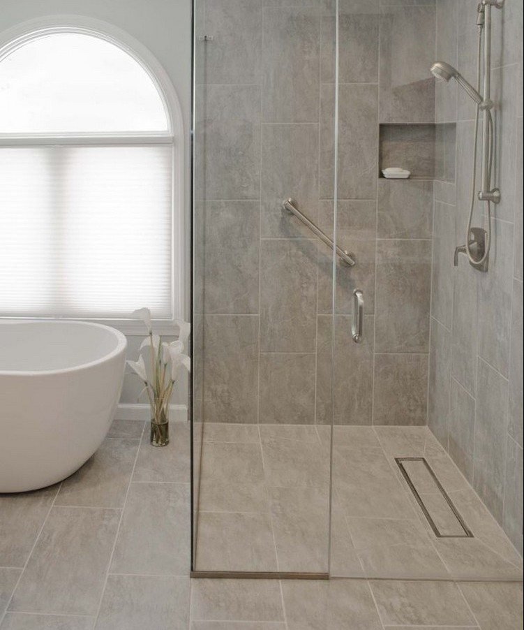 barriärfria badrum-plan-gå-i-dusch-glasväggar