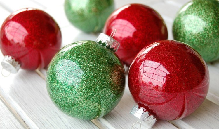 Hantverk idéer jul dekorativa boll glitter färger röd grön
