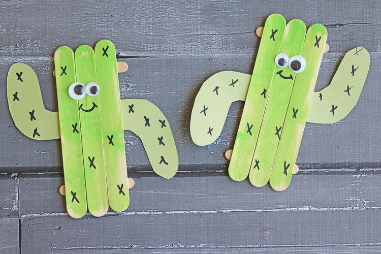 pyssla-med-2-åriga-barn-kaktus-glasspinnar
