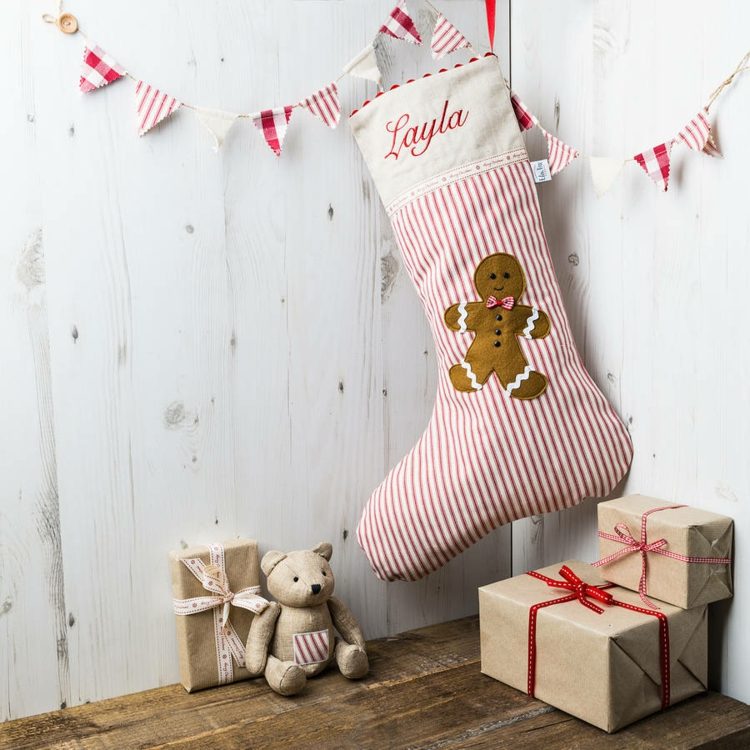 gåvor jul strumpa dekoration kände pepparkakor man