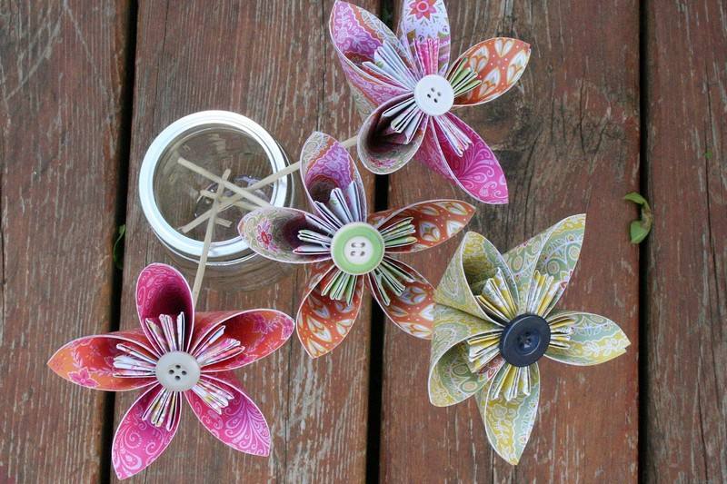 Hantverk-barn-origami-gör-egna-gör blomsterarrangemang