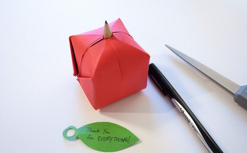 Hantverk-barn-origami-äpple-hantverk idéer-papper