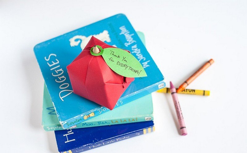 Hantverk-barn-origami-papper-äpple-vikning instruktioner