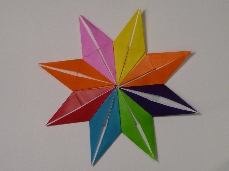 Hantverk-barn-origami-papper-stjärna-färgglada-vik-klipp ut