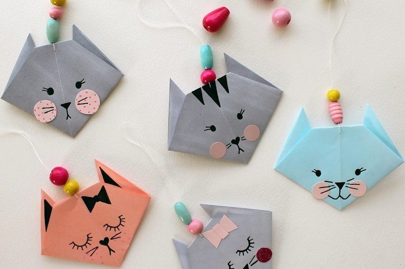 Hantverk-barn-origami-katt-papper-klipp-ut-väggdekoration