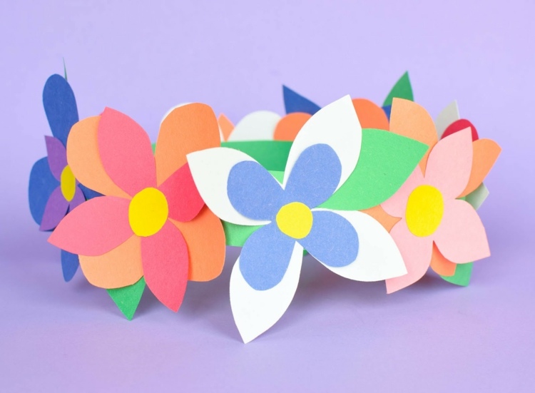Teknik för att klippa ut blommor för olika hantverksidéer