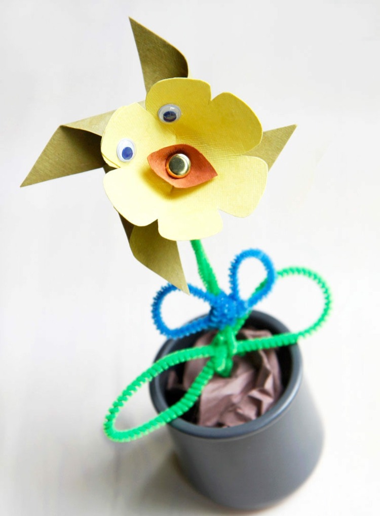 Pinwheel med blom- och rörstädare för balkongen