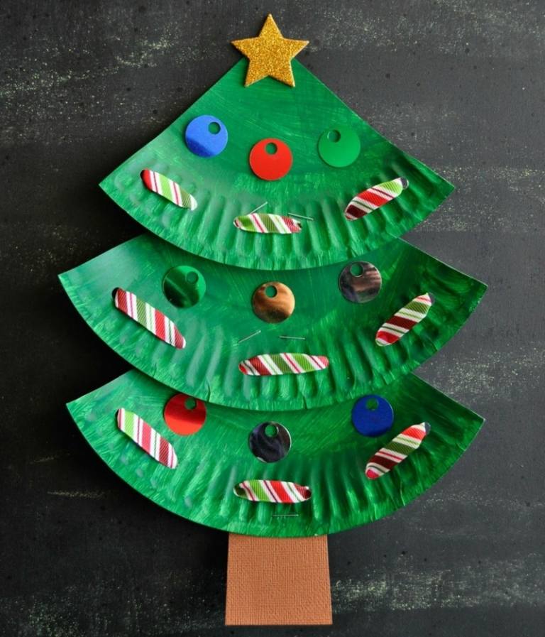 pyssla med barn papper tallrik julgran idé band paljetter färgstarka