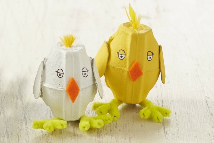 Gör hantverk-barn-påsk-papper-kycklingar-äggkartonger-gör-det-själv