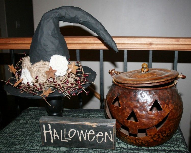 tinker-paper mache-halloween-dekoration-häxa-hatt-göra-bord-dekoration