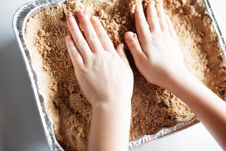 tinker-sand-pasta-modellering-lera-knåda-barn