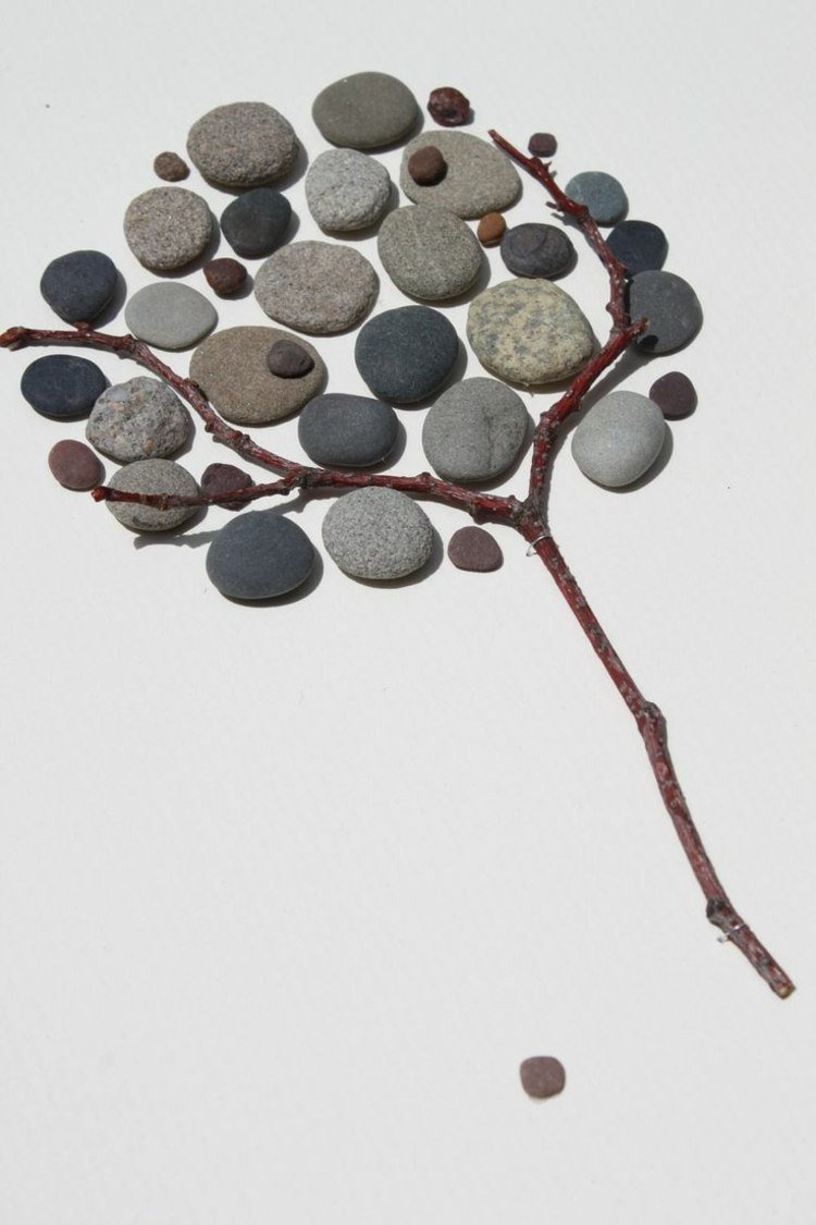 tinker-stenar-träd-småsten-kvist-vägg-dekoration-gör-det-själv