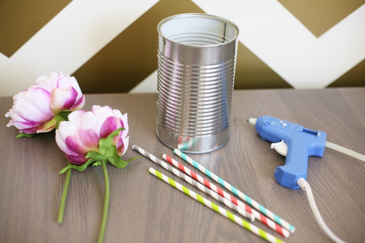 Tinker-sugrör-vas-instruktioner-tenn-kan-dekoration-material-varmt lim