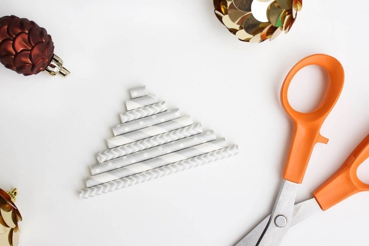 pyssla med sugrör DIY juldekorationer göra dina egna material ordna längd bestämma form julgran
