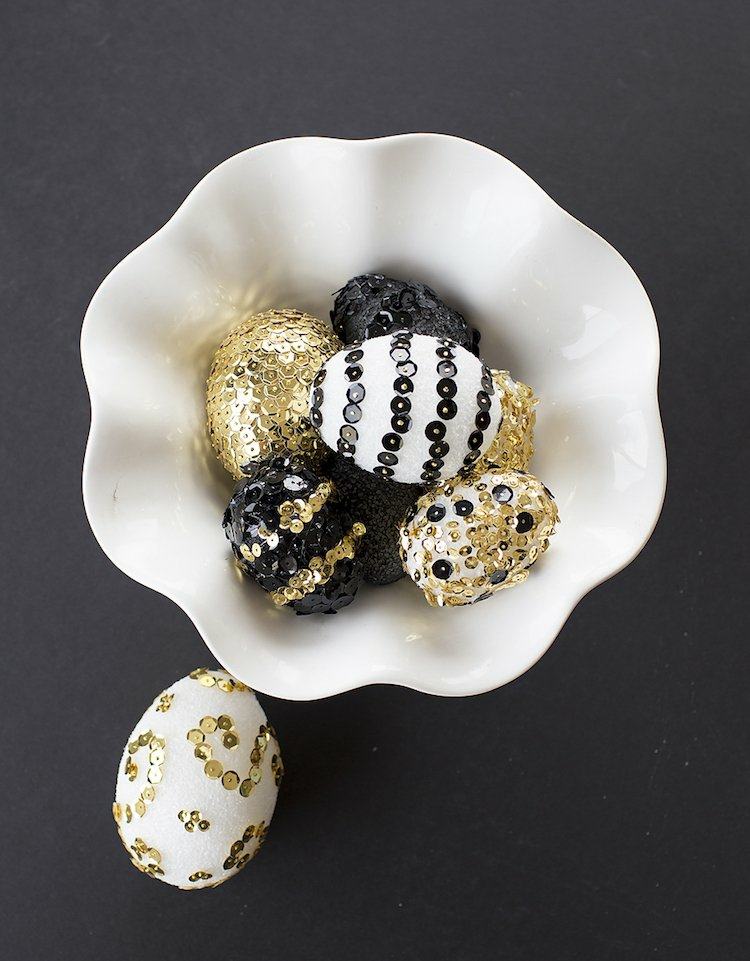 svart guld paljett dekoration tinker med frigolit ägg påsk