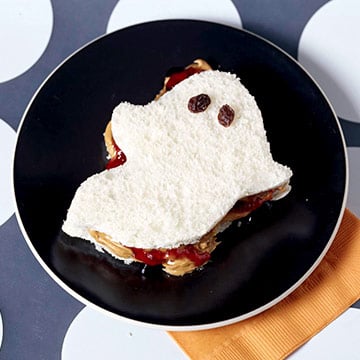 halloween idéer frukost spökform brödsmörgås