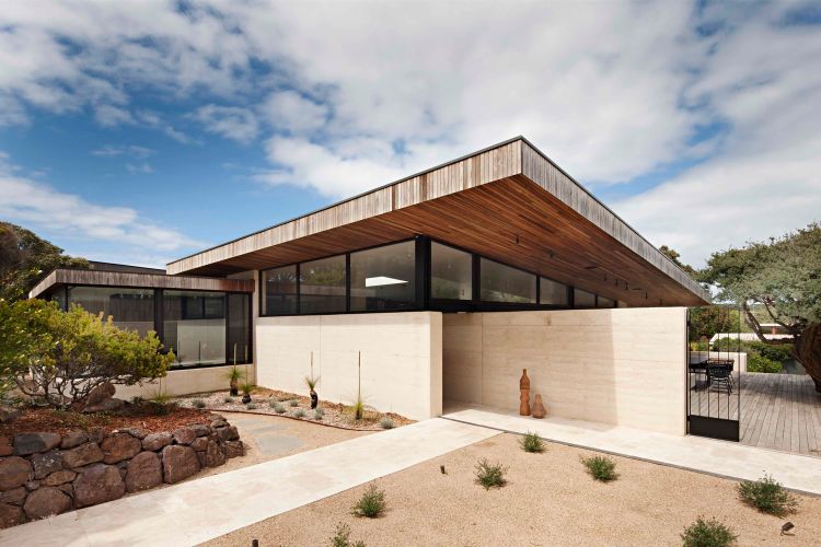 byggnad med ramad jord hybridmaterial modern arkitektur lager hus lager av lerjord