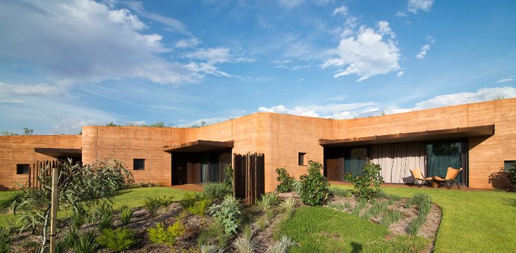 byggnad med ramad jord hybridmaterial modern arkitektur den stora muren i västra australiens lägenheter