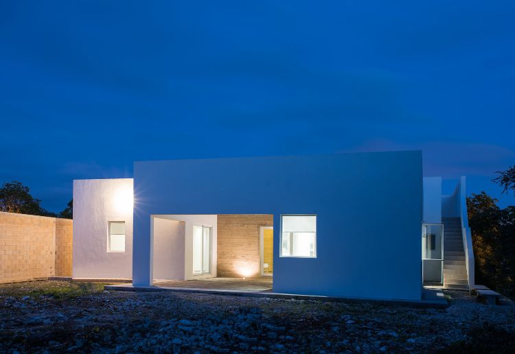 byggnad med ramad jord hybridmaterial modern arkitektur jord hus mexico