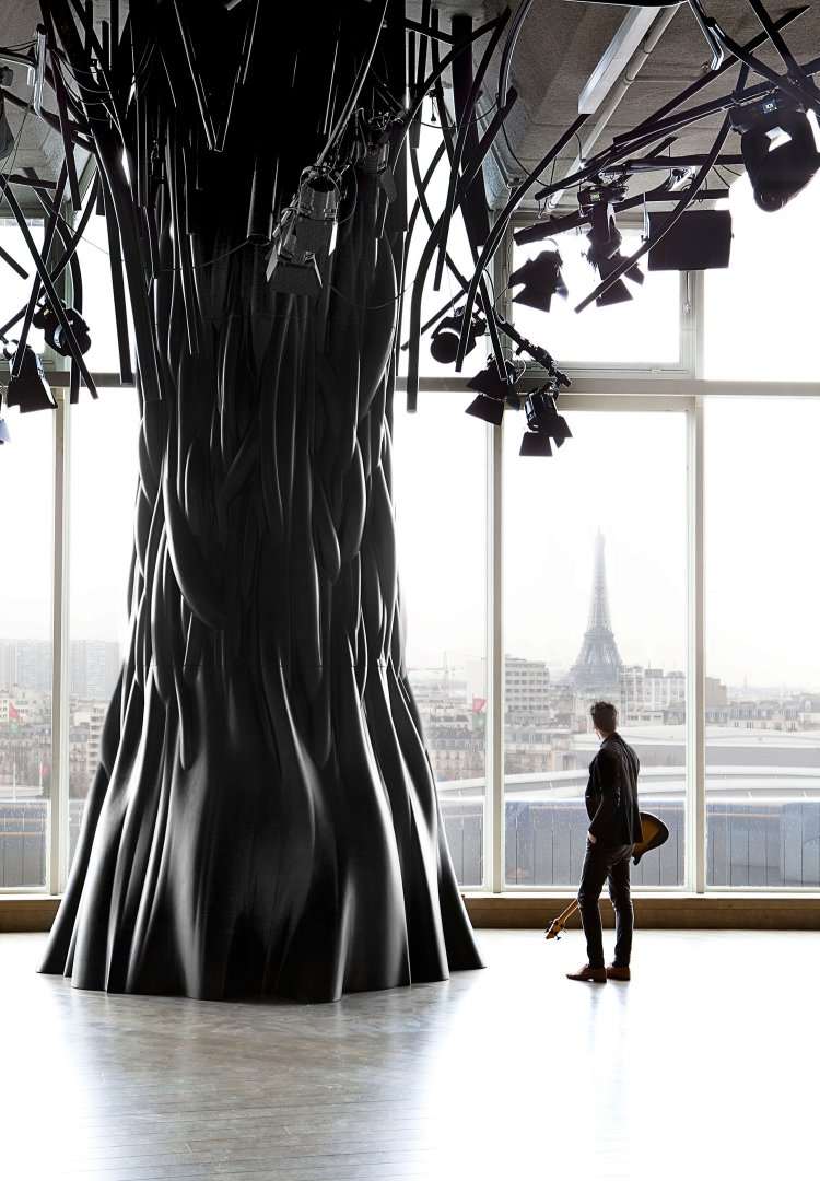 trädhus-inredning-dekoration-plast-konstverk-schwary-träd-stammen-Electric-Paris-Mathieu-Lehanneur