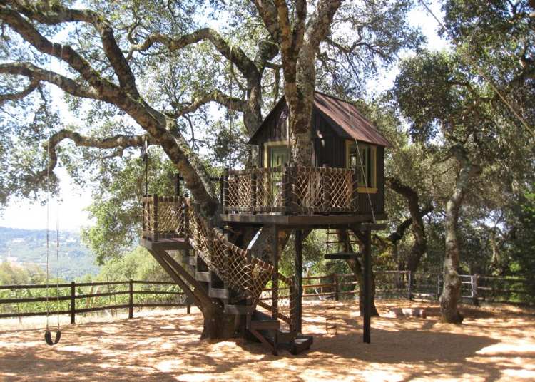 Treehouse bygga ett barns dröm veranda spiraltrappa
