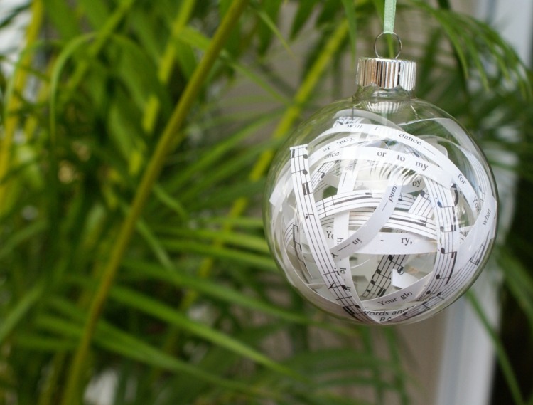 träd dekoration gjord av anteckningsboll idé transparent fyllning vintage