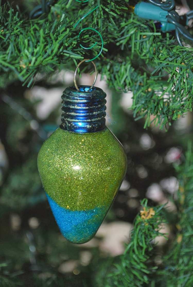 träddekorationer-jul-glödlampor-glitter-två-färger-grön-blå-liten