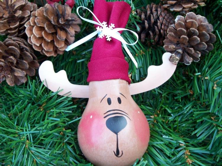 träddekorationer-jul-glödlampor-ren-idé-tinker-måla-hatt