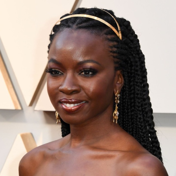 Beauty Trends Oscars 2019 afrikanska flätor hårband dubbel metallic Danai Gurira