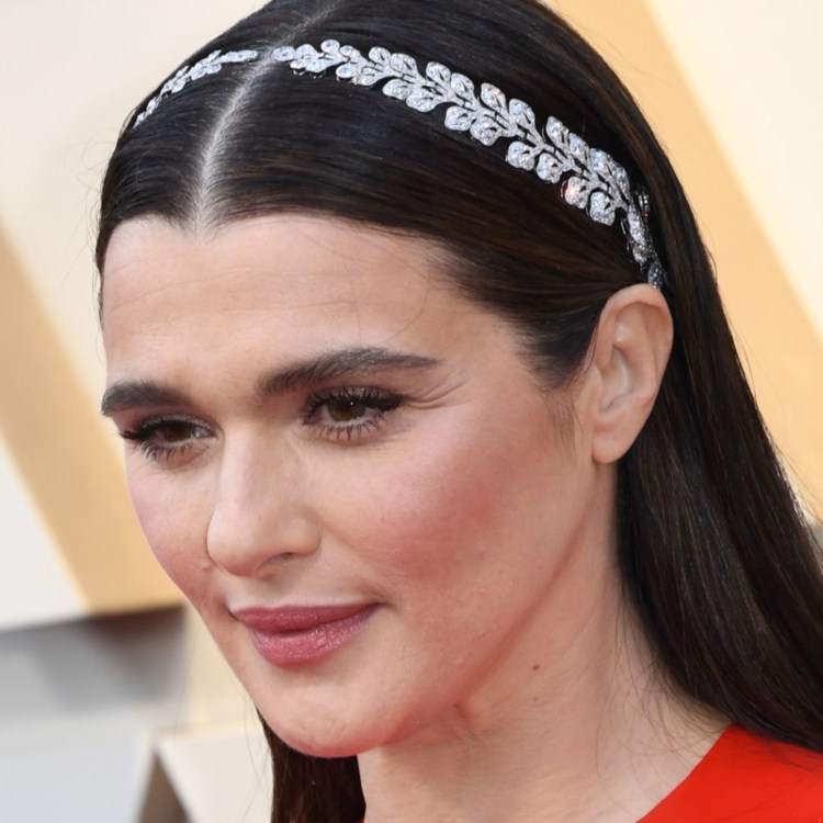 Beauty Trends Oscars 2019 rakt hår avskiljande mellanhuvudband glitter Rachel Weisz