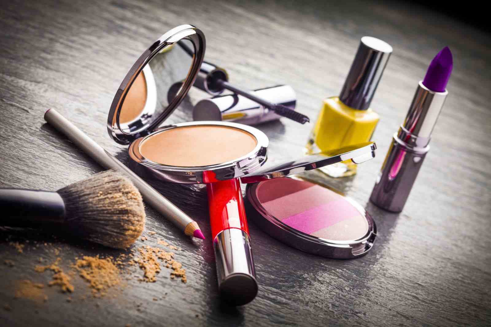 Beauty Upcycling Ideas Läppstift Pulver Makeup Instruktioner