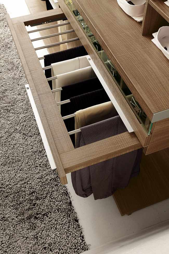 walk-in-closet-pull-out-pull-out