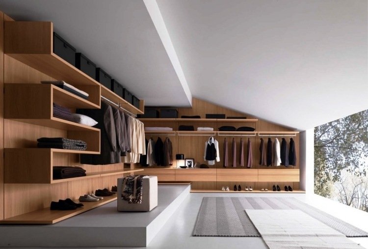 Klädkammare-bygg-själv-sluttande tak-trä-sicksack-grå-fönster-modern