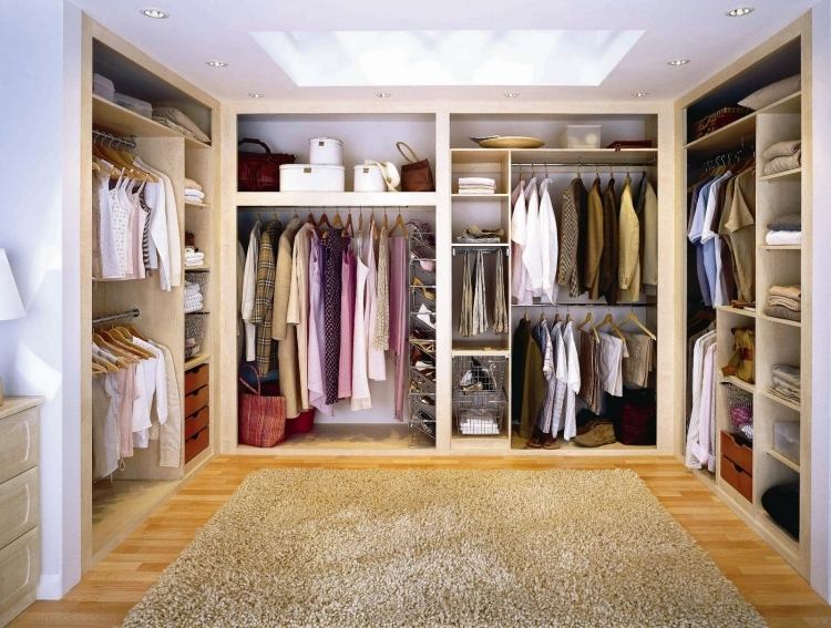 Klädkammare-bygg-dina-egna-idéer-rektangulärt-delat-garderobssystem