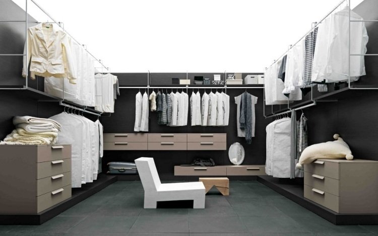 Klädkammare-bygg-själv-enkel-beige-antracit-svart-pall-fåtölj