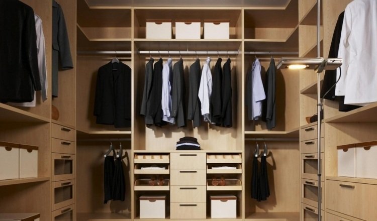 bygg-i-din-egen-walk-in-closet-lagring-arrangör-låda-enkel-trä-look