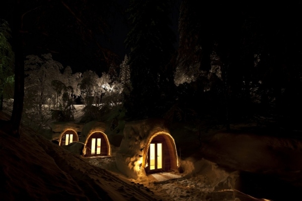 Snöstuga mitt i Alpernas natur