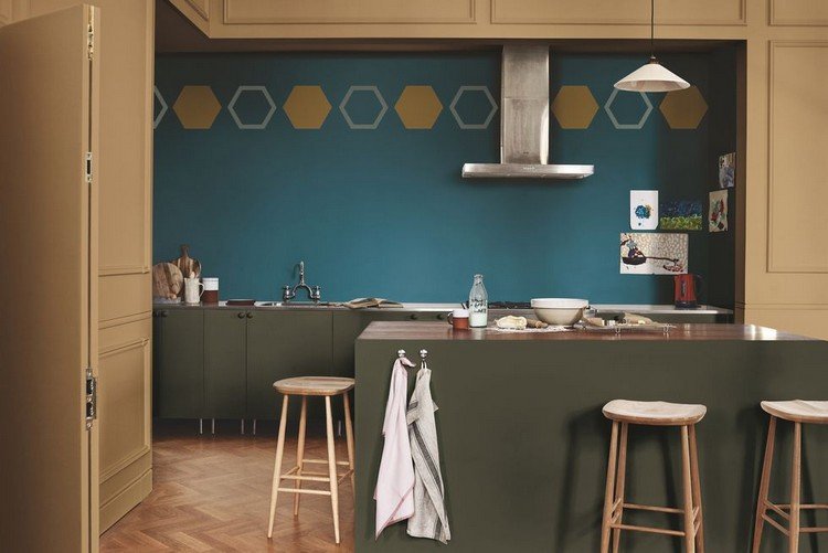 Beige kök vilken väggfärg passar till det Turkos och blå uppsättning accenter