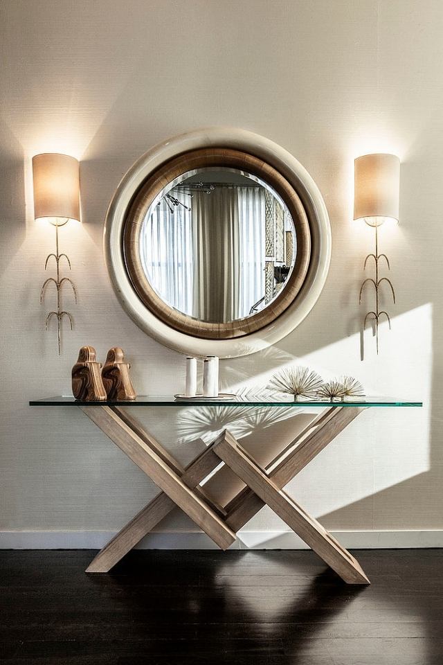 korridor-belysning-vägglampor-trä-konsol bord-glasskiva
