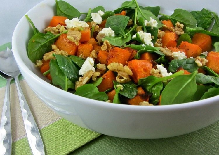 pumpa-recept-baby spenat-sallad-bakad-pumpa-bitar-valnötter-get-ost