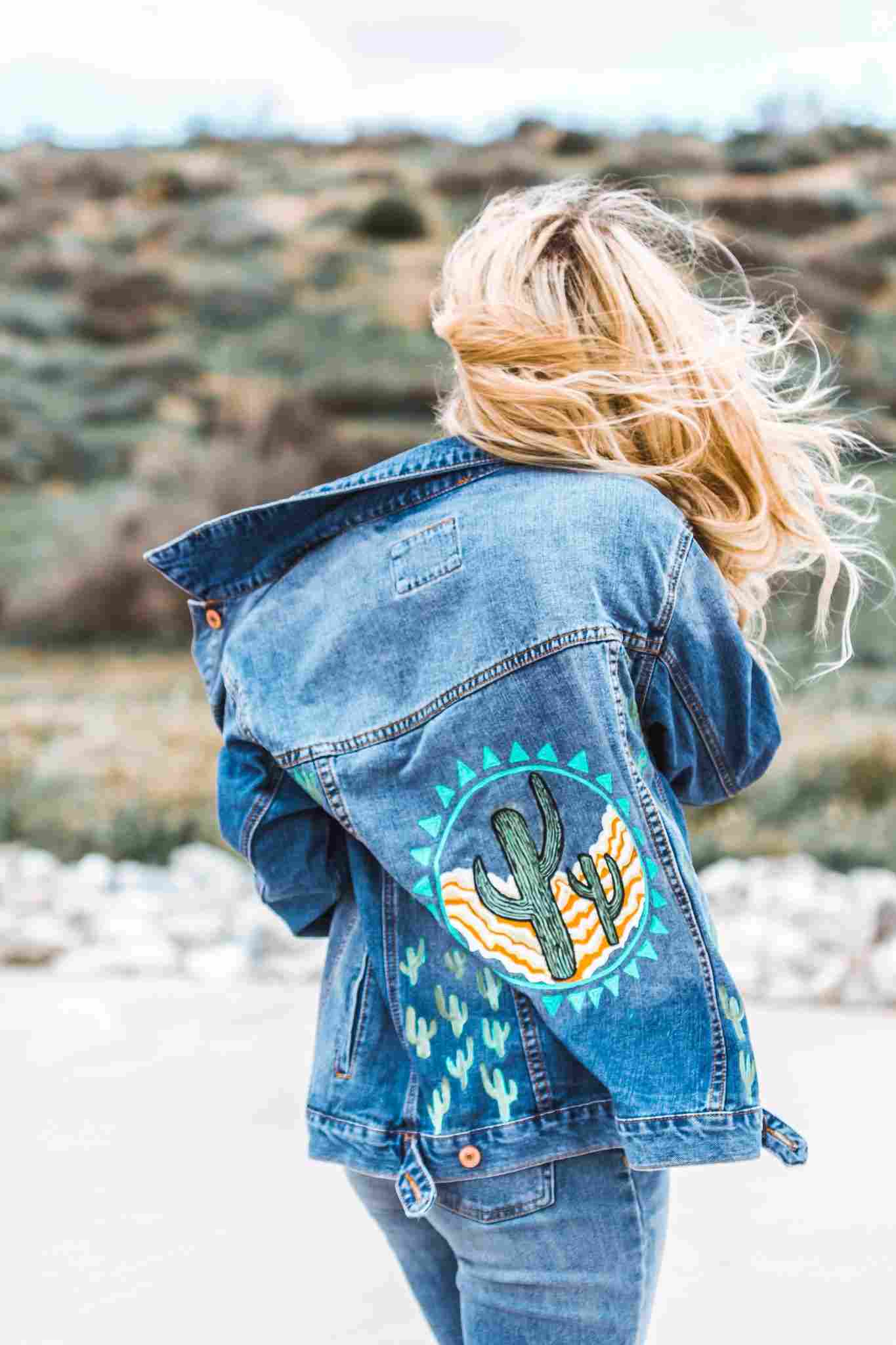 målade jeansjackor kvinnor motiv kaktusar