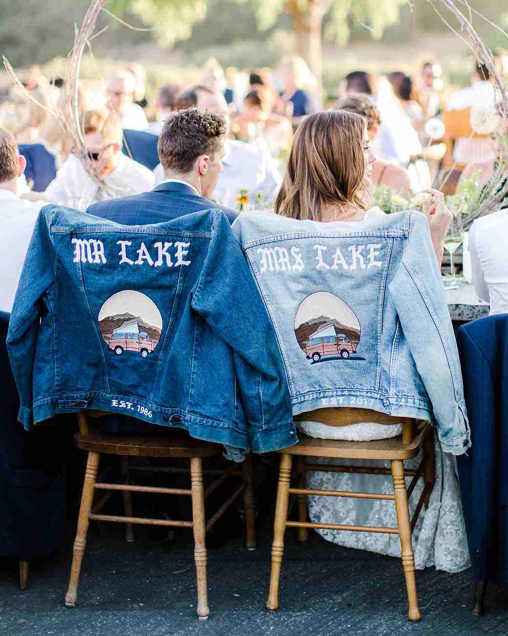 målade jeansjackor brud bröllop cool idé boho stil