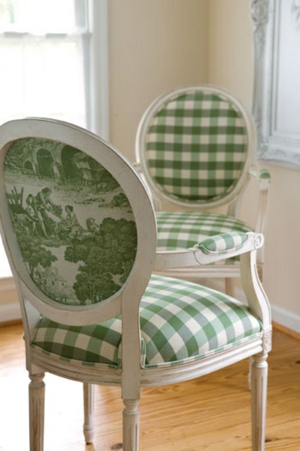 grönmålad-stol-gammal-möbel-renovering