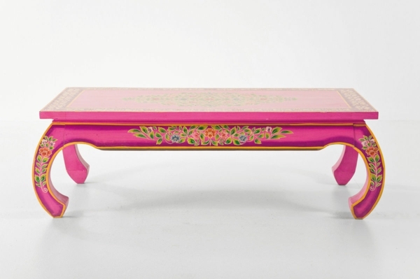 färgrikt-romantiskt-målat-bord