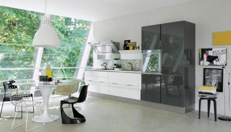 Bästa-färg-kök-vit-vägg-grå-högglansskåp