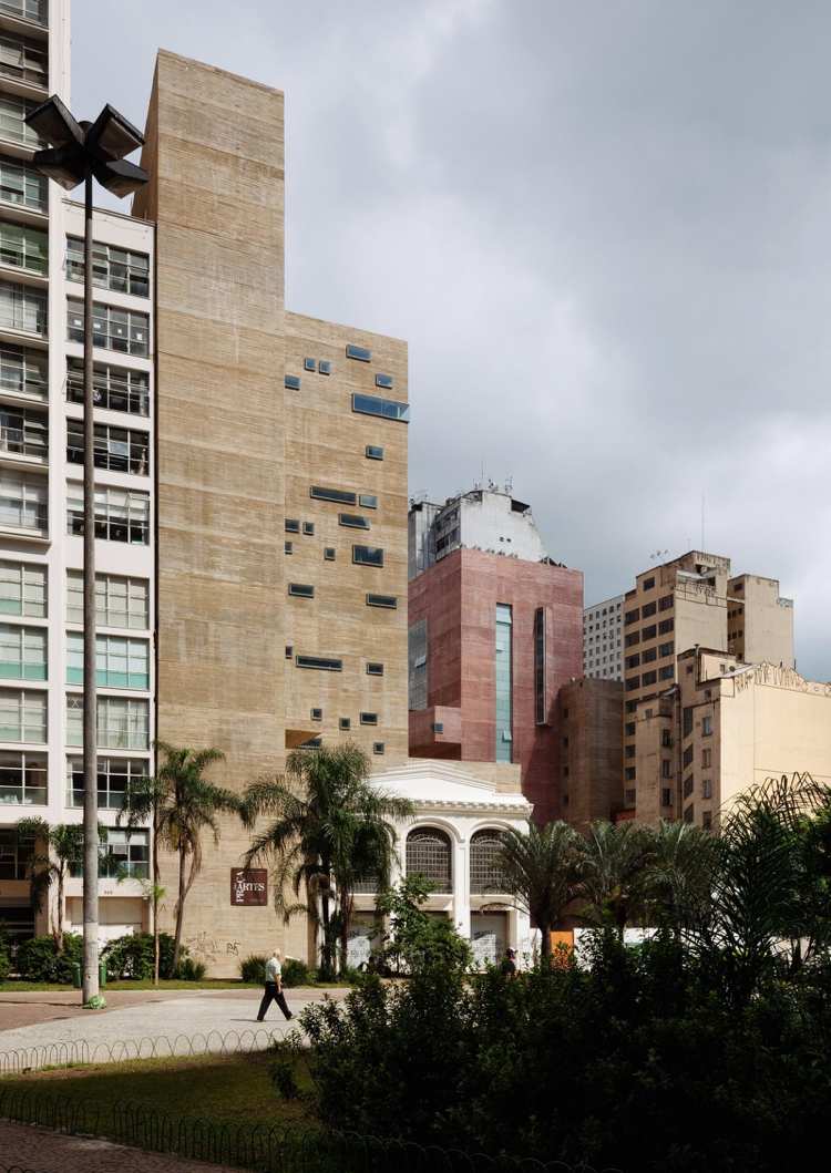 betong-arkitektur-kultur-centrum-saopaolo-brasilien-byggnad