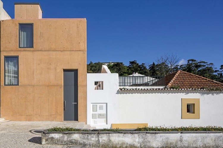 betong-arkitektur-hus-modern-design-lissabon-portugal