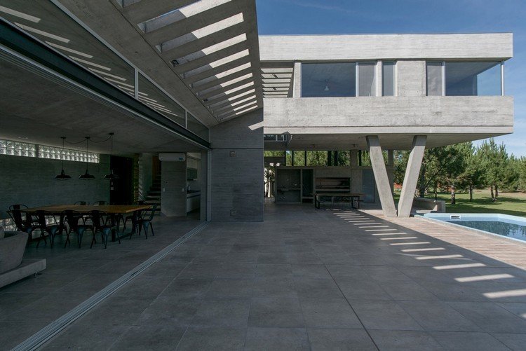 betong inuti och utvändigt bakre fasadhus terrass